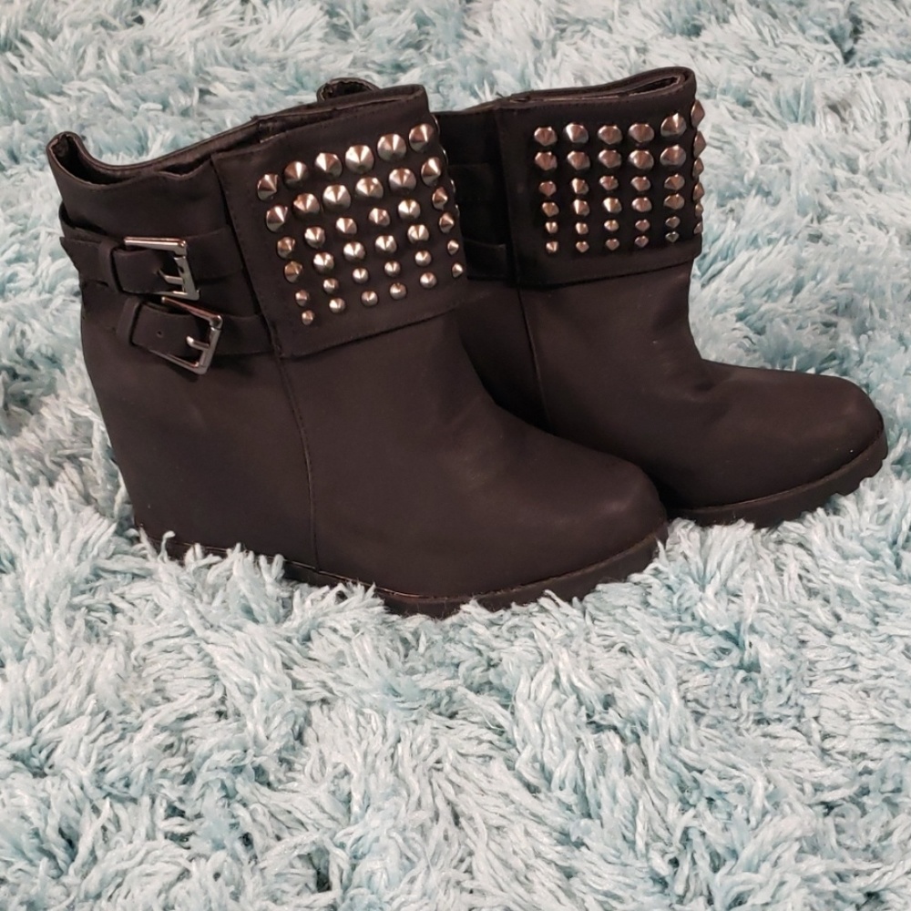Women's ankle wedged boots